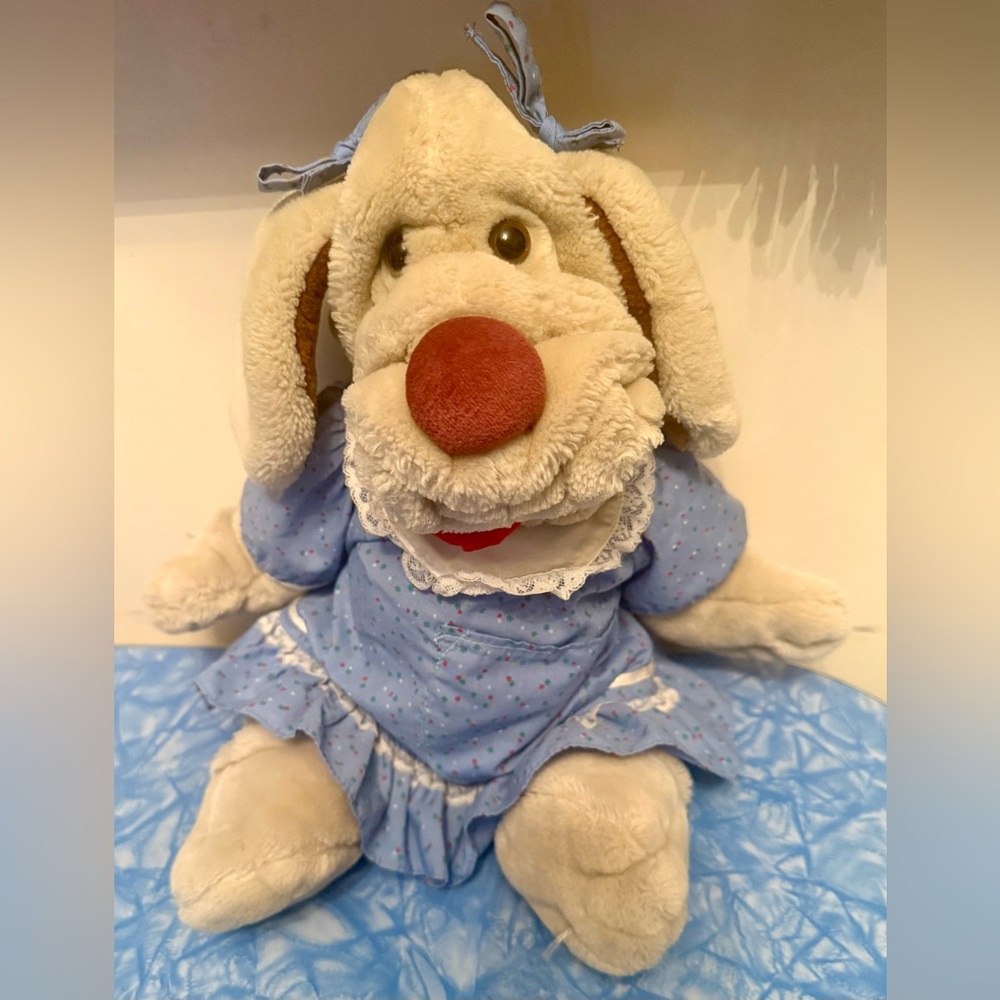 GANZ Wrinkles Dog Puppet